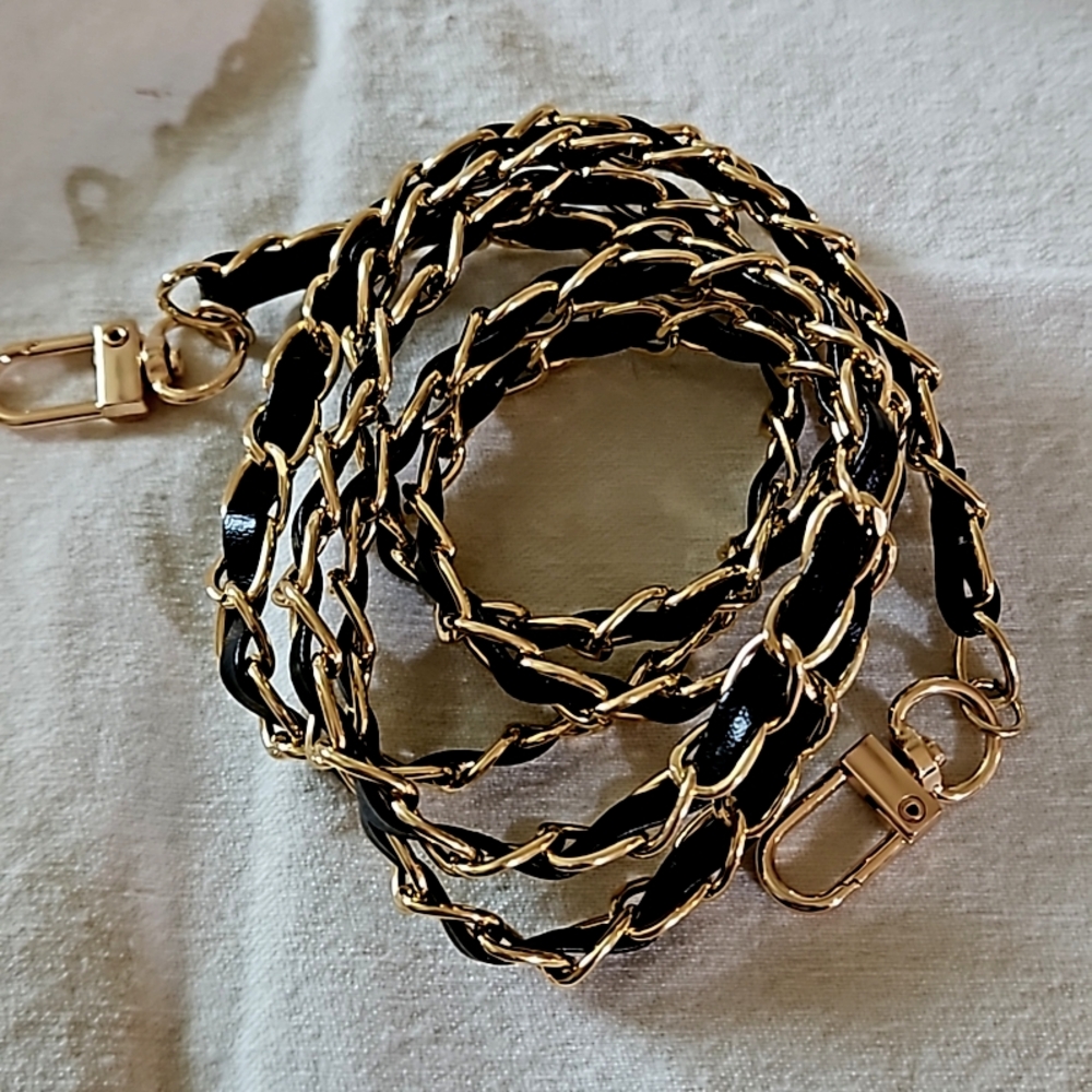 Wallet/small crossbody chain